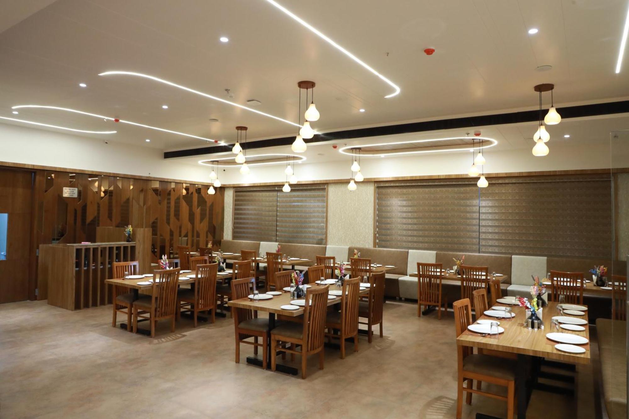 Hotel Aditya Mansingh Inn Somnath Exterior photo